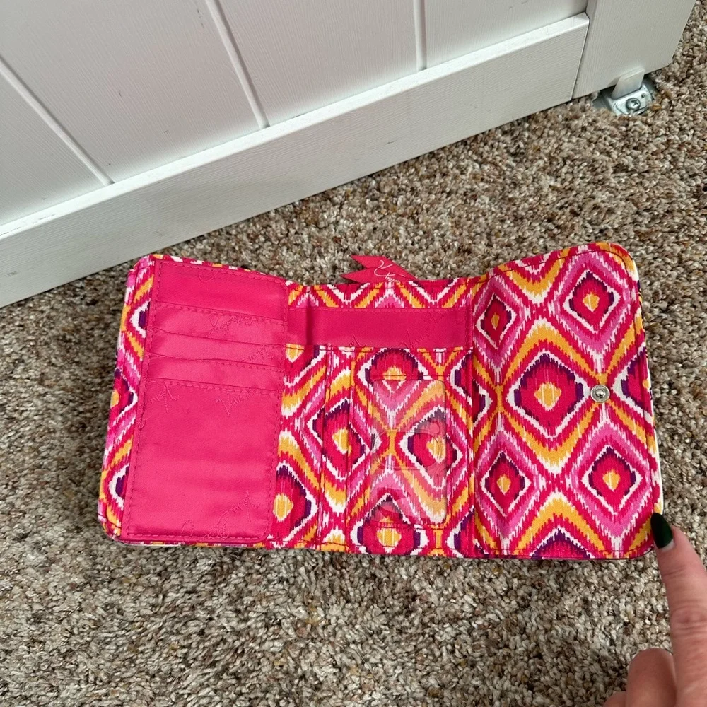 Vera Bradley Floral Quilted Trifold Wallet Zip Coin Pocket - Picture 6 of 6